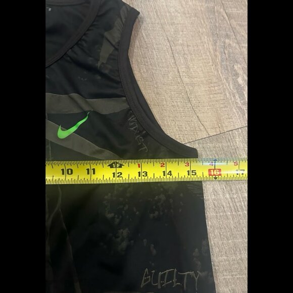 Nike Dri Fit Tank Size medium - Picture 6 of 6